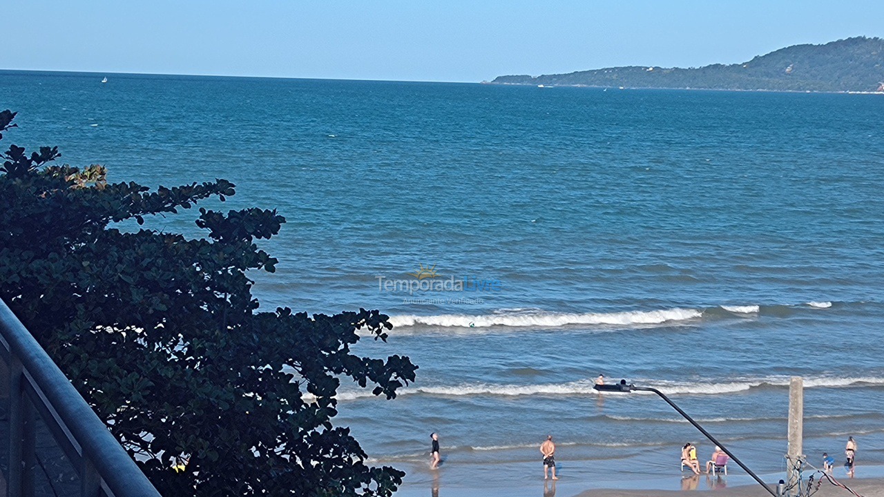 Apartment for vacation rental in Itapema (Meia Praia)