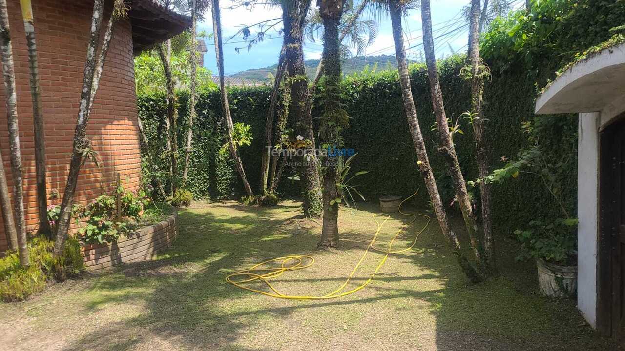 Casa para aluguel de temporada em Guarujá (Praia do Pernambuco)