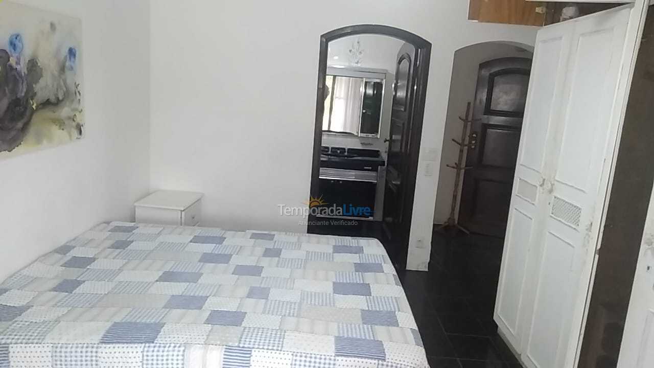 Casa para aluguel de temporada em Guarujá (Praia do Pernambuco)