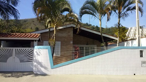 HERMOSA CASA A 300M DE PRAIA DAS TONINHAS - UBATUBA