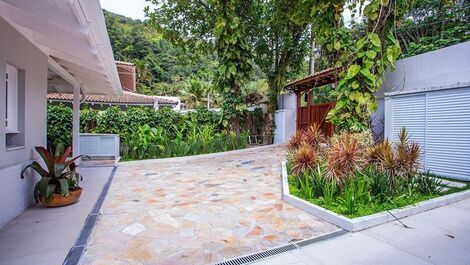 Sea front house rental