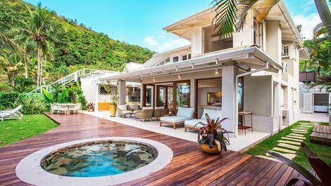 Sea front house rental