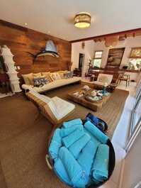 Casa para locação ótima localização. Praia da Baleia