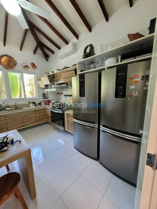 Casa para aluguel de temporada em São Sebastião (Praia da Baleia)