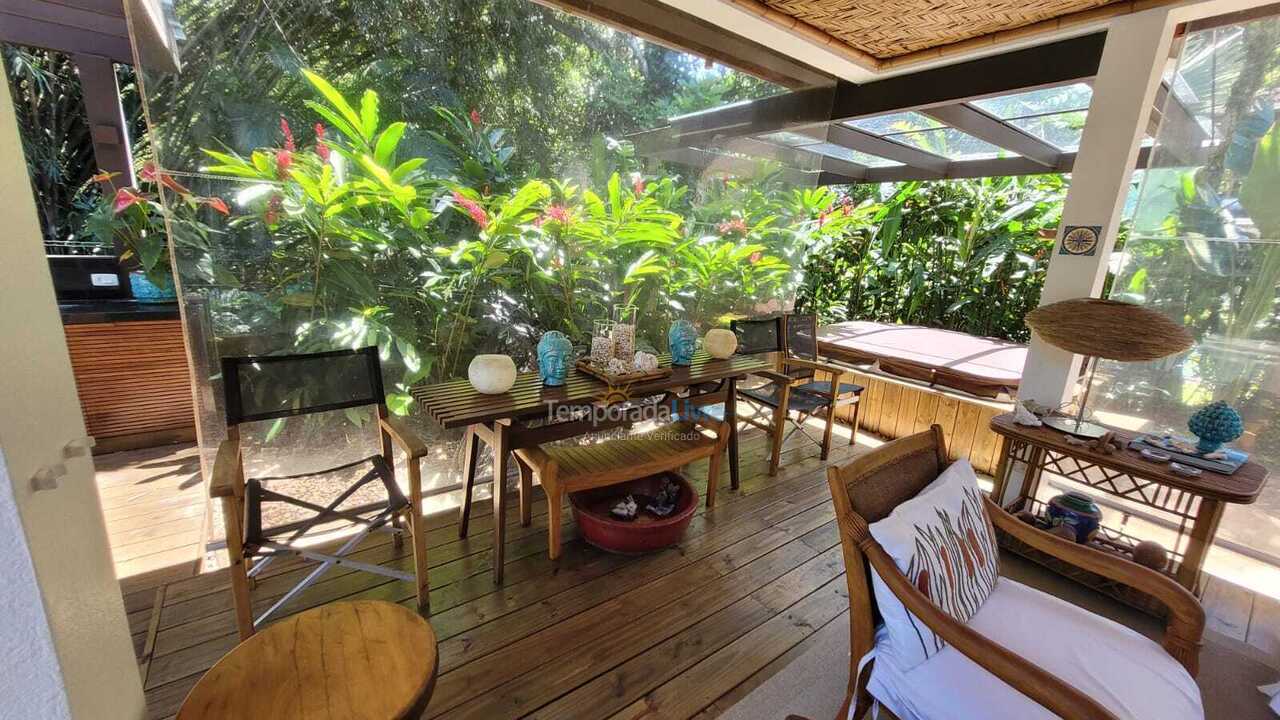 Casa para aluguel de temporada em São Sebastião (Praia da Baleia)