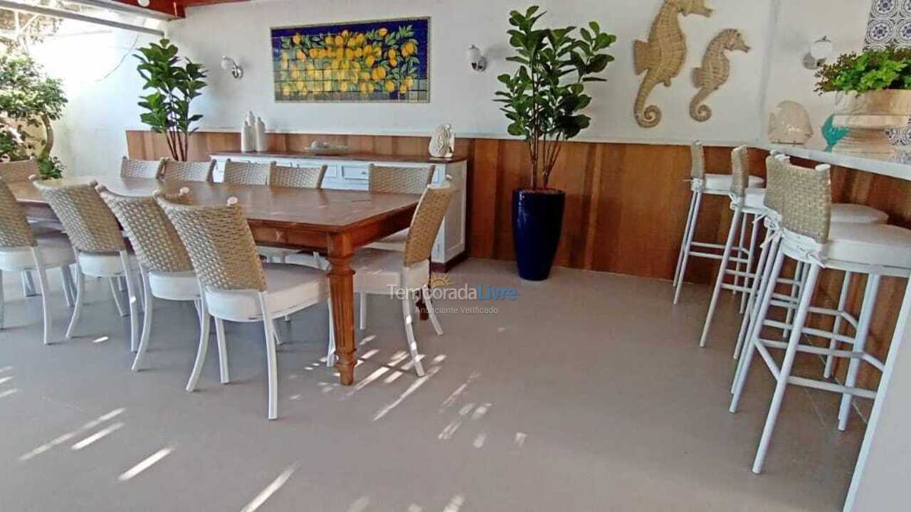 Casa para alquiler de vacaciones em São Sebastião (Camburizinho)