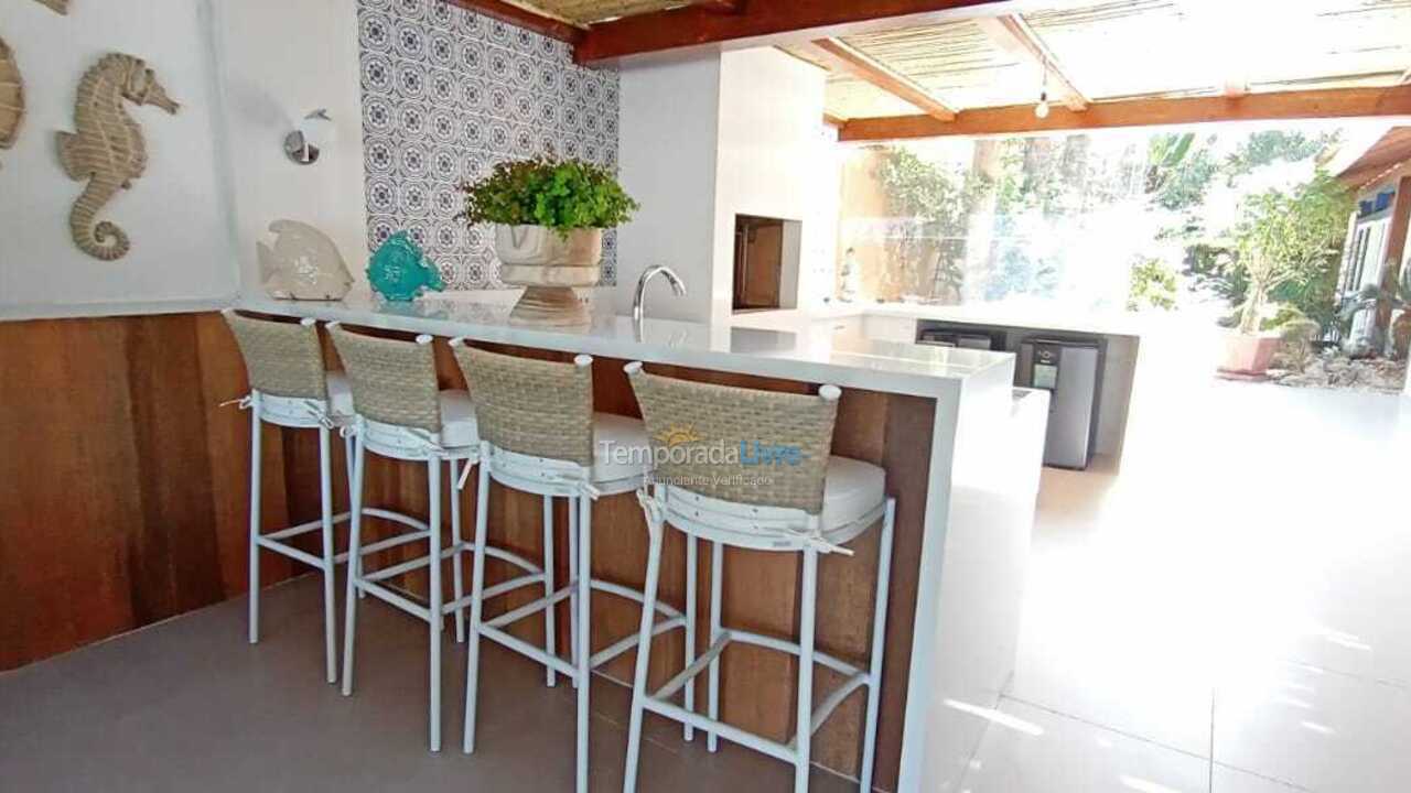 Casa para alquiler de vacaciones em São Sebastião (Camburizinho)