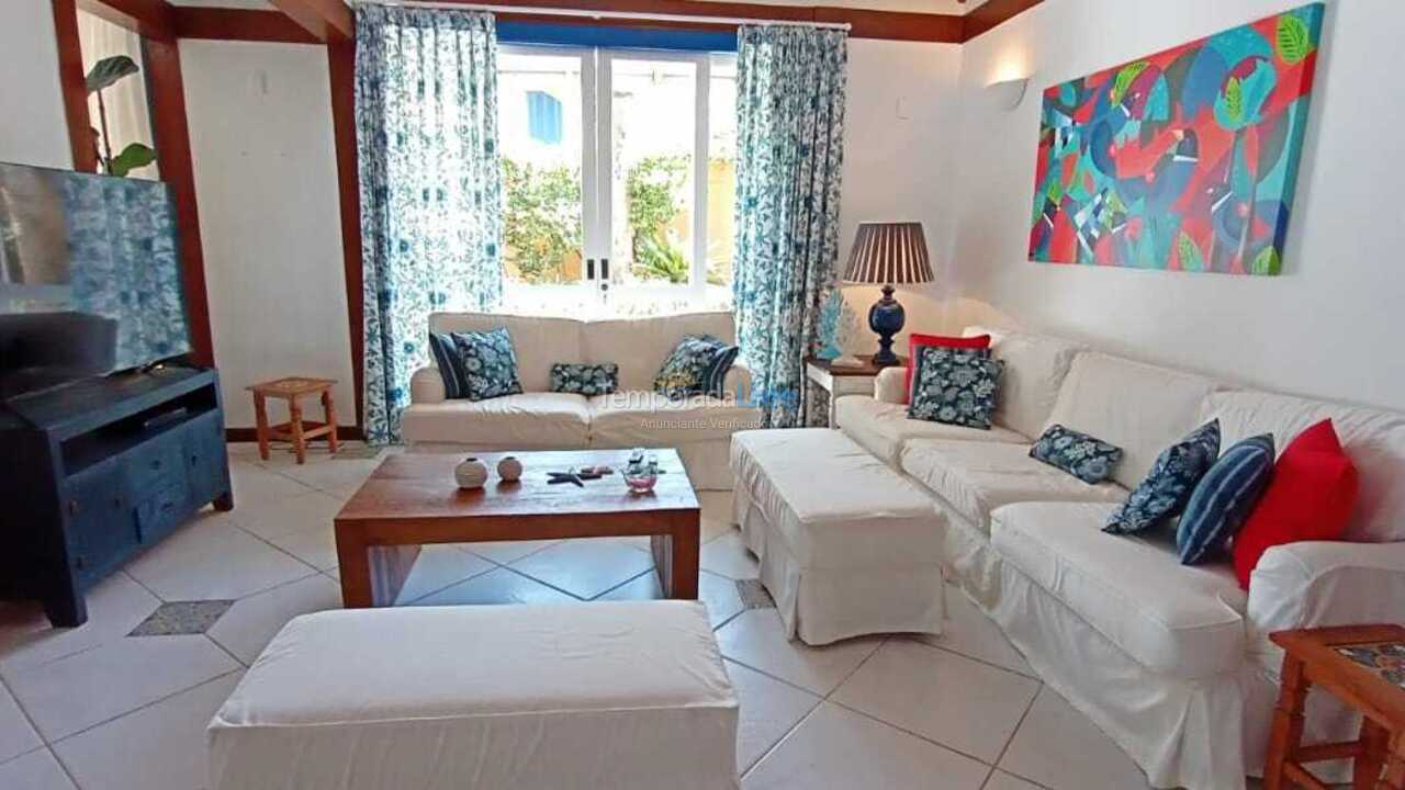 Casa para alquiler de vacaciones em São Sebastião (Camburizinho)