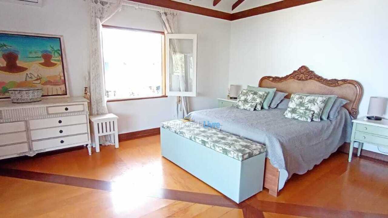 Casa para alquiler de vacaciones em São Sebastião (Camburizinho)