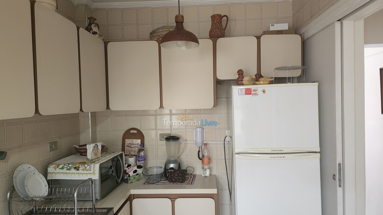 Apartamento para aluguel de temporada em Guarujá (Pitangueiras)