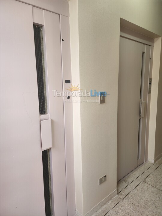 Apartamento para aluguel de temporada em Guarujá (Pitangueiras)