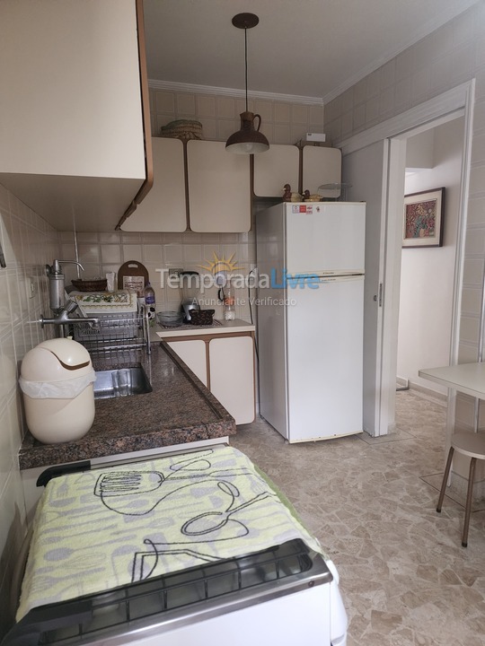 Apartamento para aluguel de temporada em Guarujá (Pitangueiras)