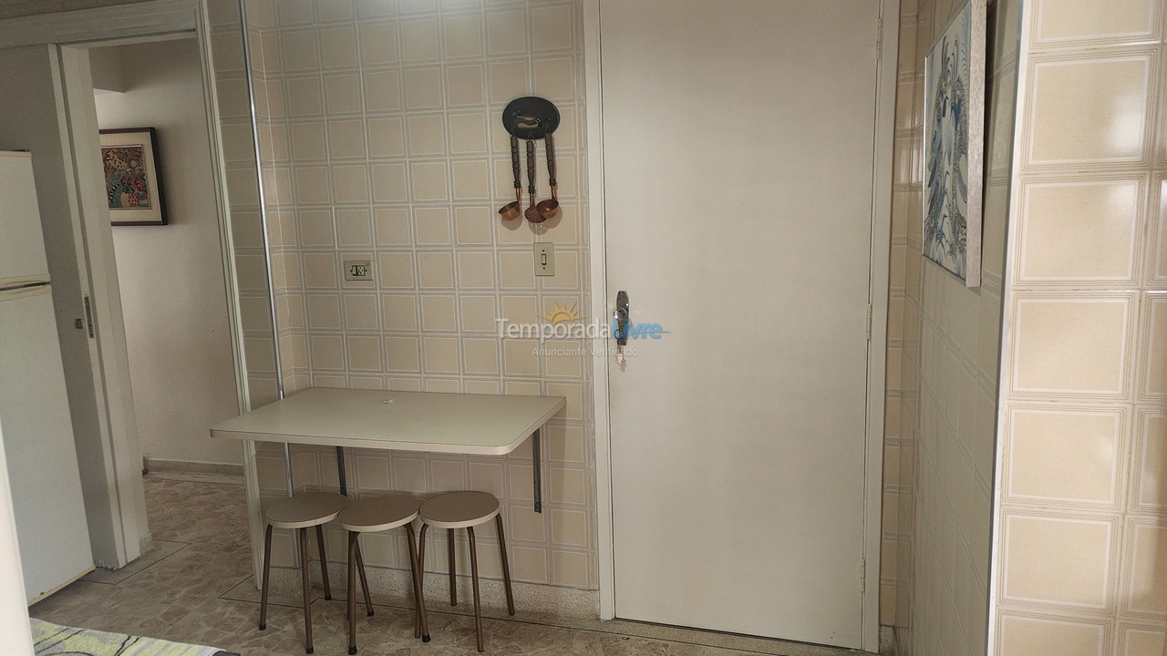 Apartamento para aluguel de temporada em Guarujá (Pitangueiras)