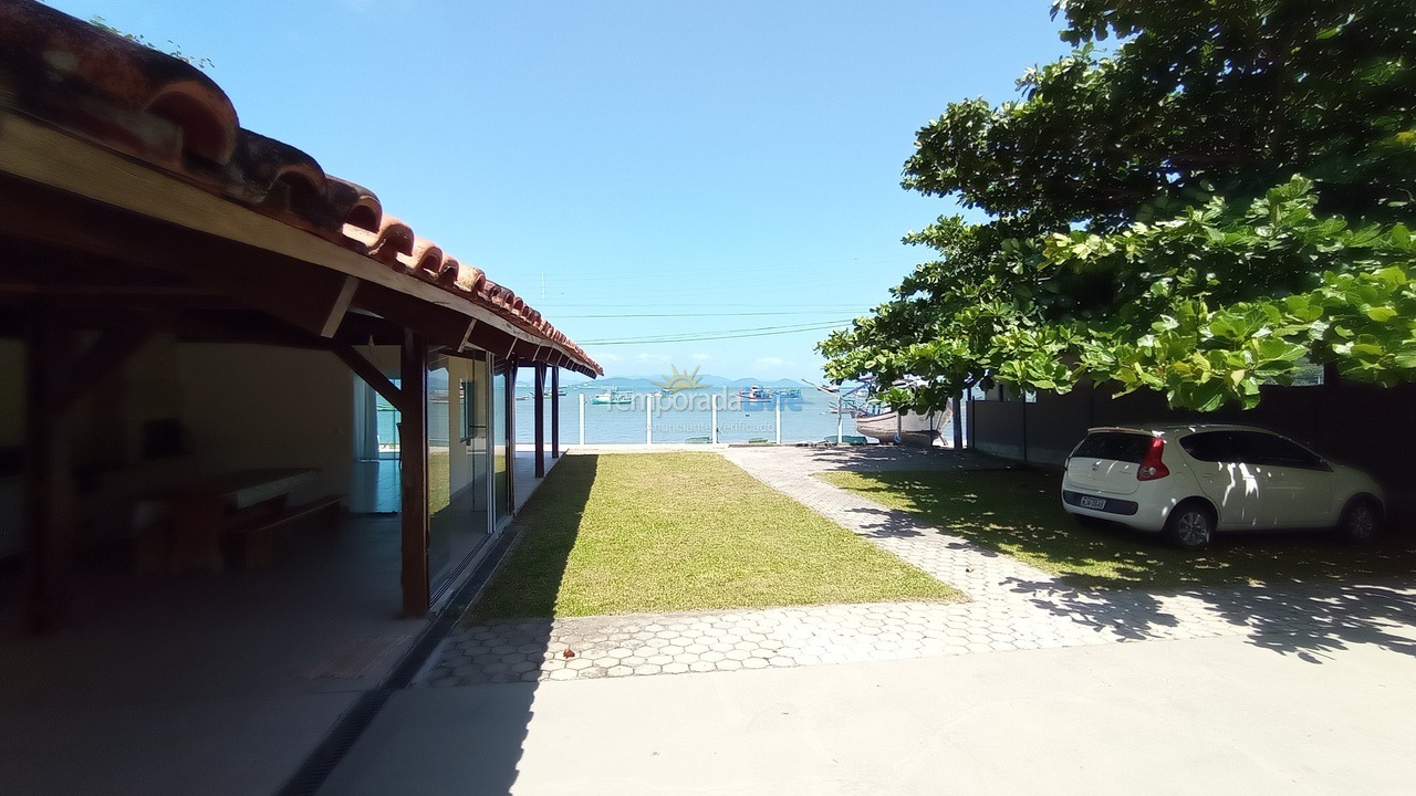 House for vacation rental in Governador Celso Ramos (Fazenda da Armação)