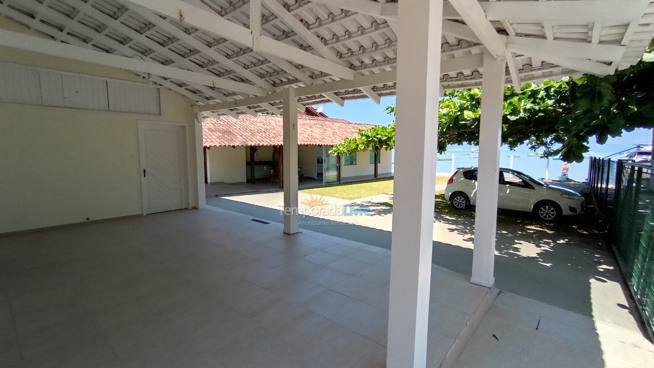 House for vacation rental in Governador Celso Ramos (Fazenda da Armação)