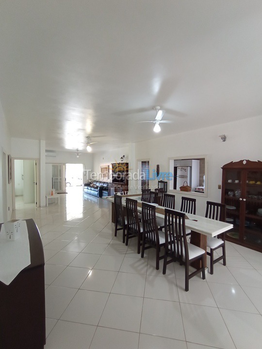 House for vacation rental in Governador Celso Ramos (Fazenda da Armação)