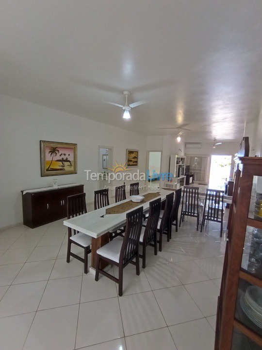 House for vacation rental in Governador Celso Ramos (Fazenda da Armação)