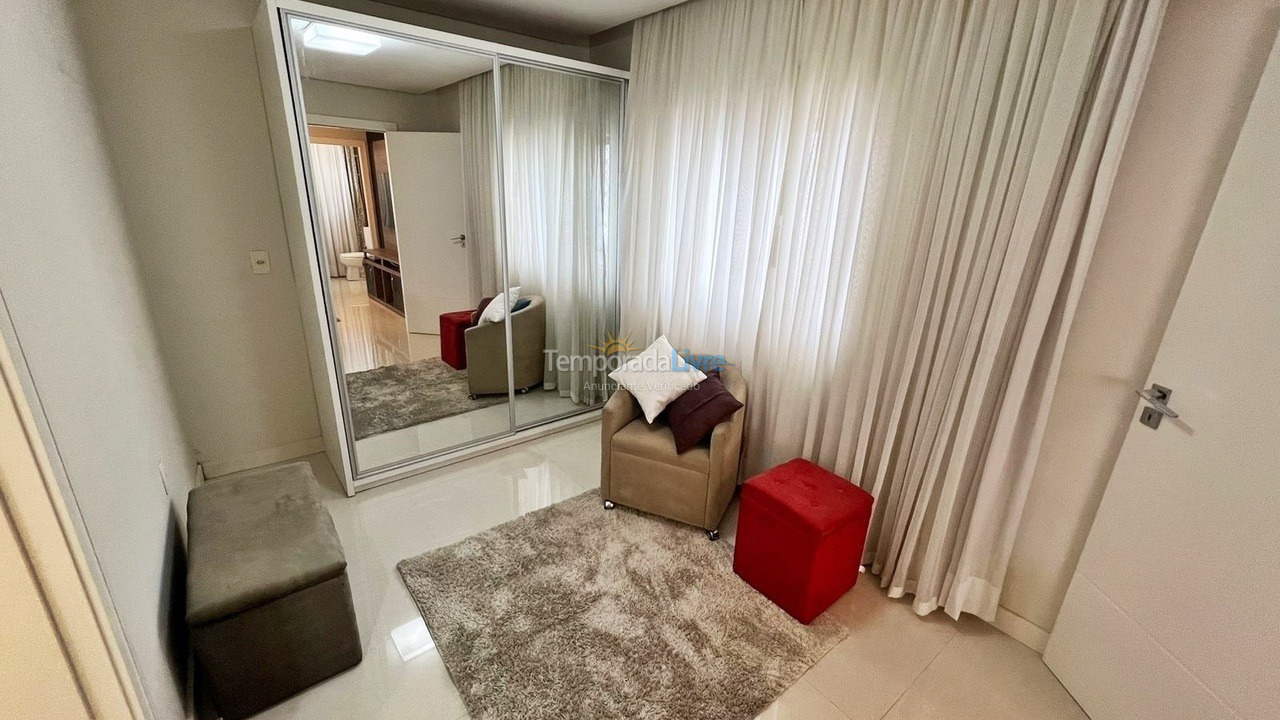 Apartamento para aluguel de temporada em Balneário Camboriú (Praia Central)