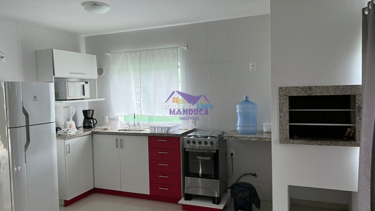 Apartamento para aluguel de temporada em Bombinhas (Praia de Quatro Ilhas)