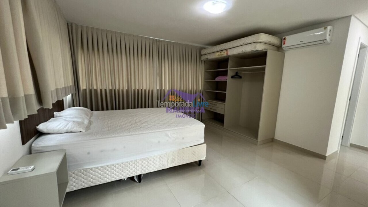 Apartamento para aluguel de temporada em Bombinhas (Praia de Quatro Ilhas)