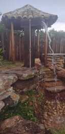 Ducha e cantinho do churrasco 