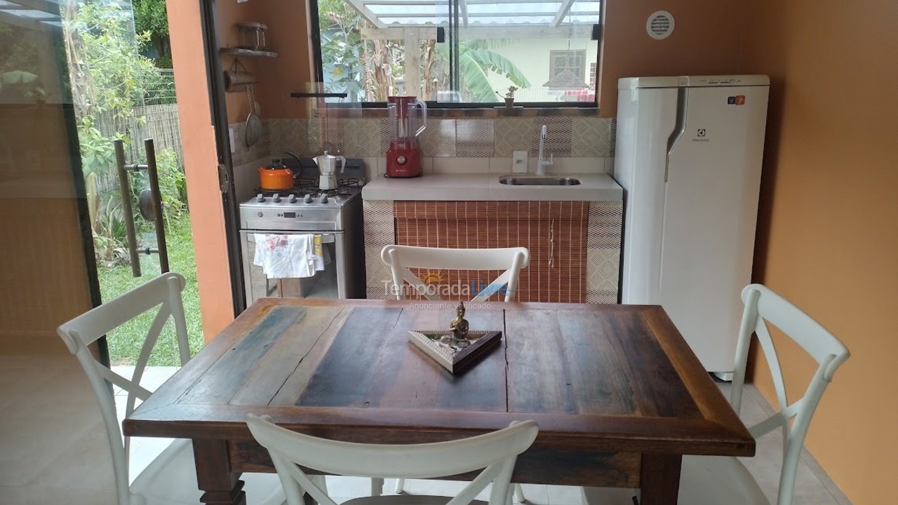 Casa para aluguel de temporada em Garopaba (Areias de Macacu)