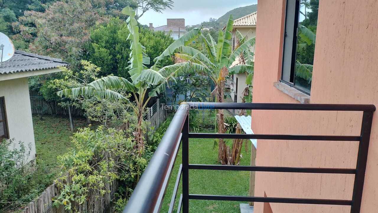 Casa para aluguel de temporada em Garopaba (Areias de Macacu)