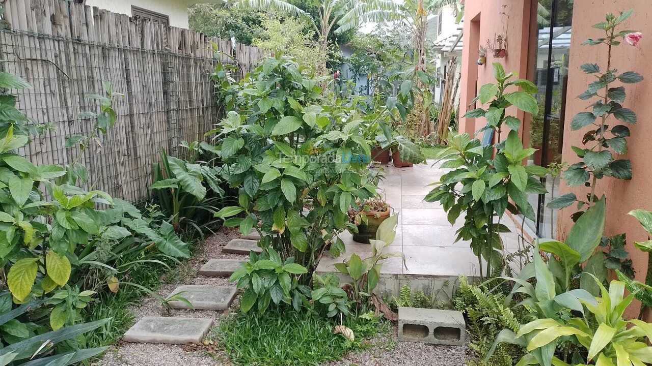 Casa para aluguel de temporada em Garopaba (Areias de Macacu)