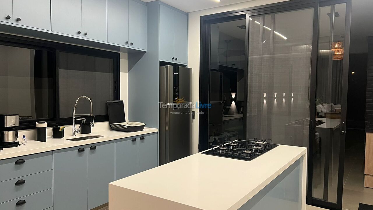 Casa para alquiler de vacaciones em Bertioga (Condominio Morada da Praia)