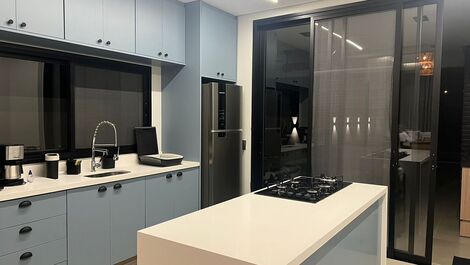 Casa con piscina climatizada! Condominio Morada da Praia - Boraceia.