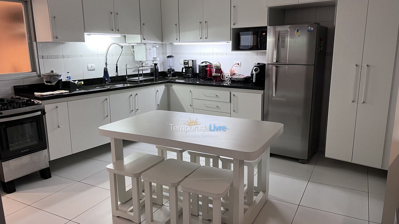 Apartamento para alquiler de vacaciones em Guarujá (Pitangueiras)