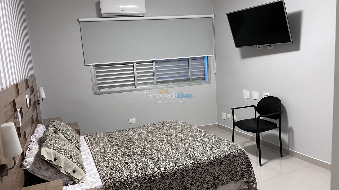 Apartamento para alquiler de vacaciones em Guarujá (Pitangueiras)