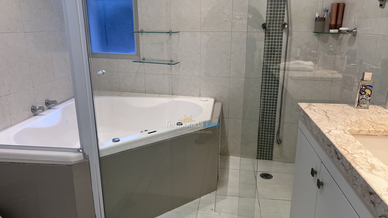 Apartamento para alquiler de vacaciones em Guarujá (Pitangueiras)