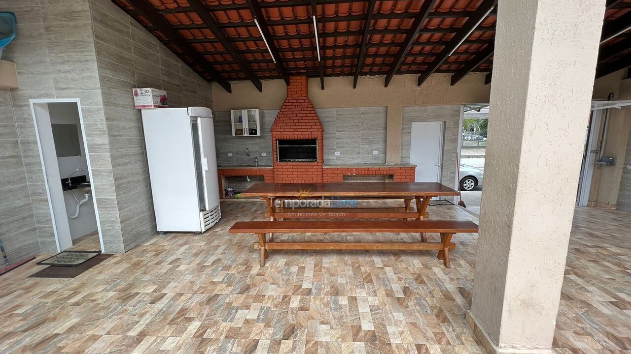 Casa para aluguel de temporada em Guarujá (Jardim Virgínia)