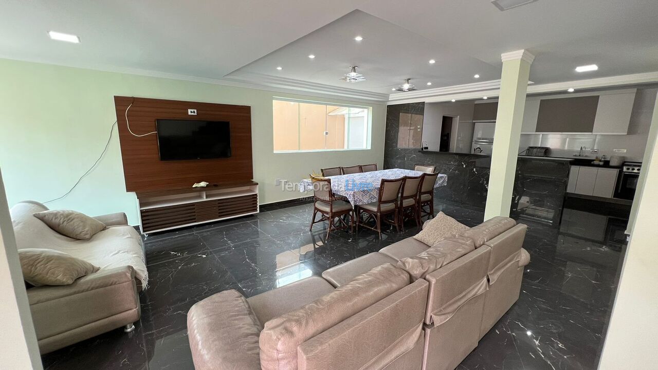 Casa para aluguel de temporada em Guarujá (Jardim Virgínia)