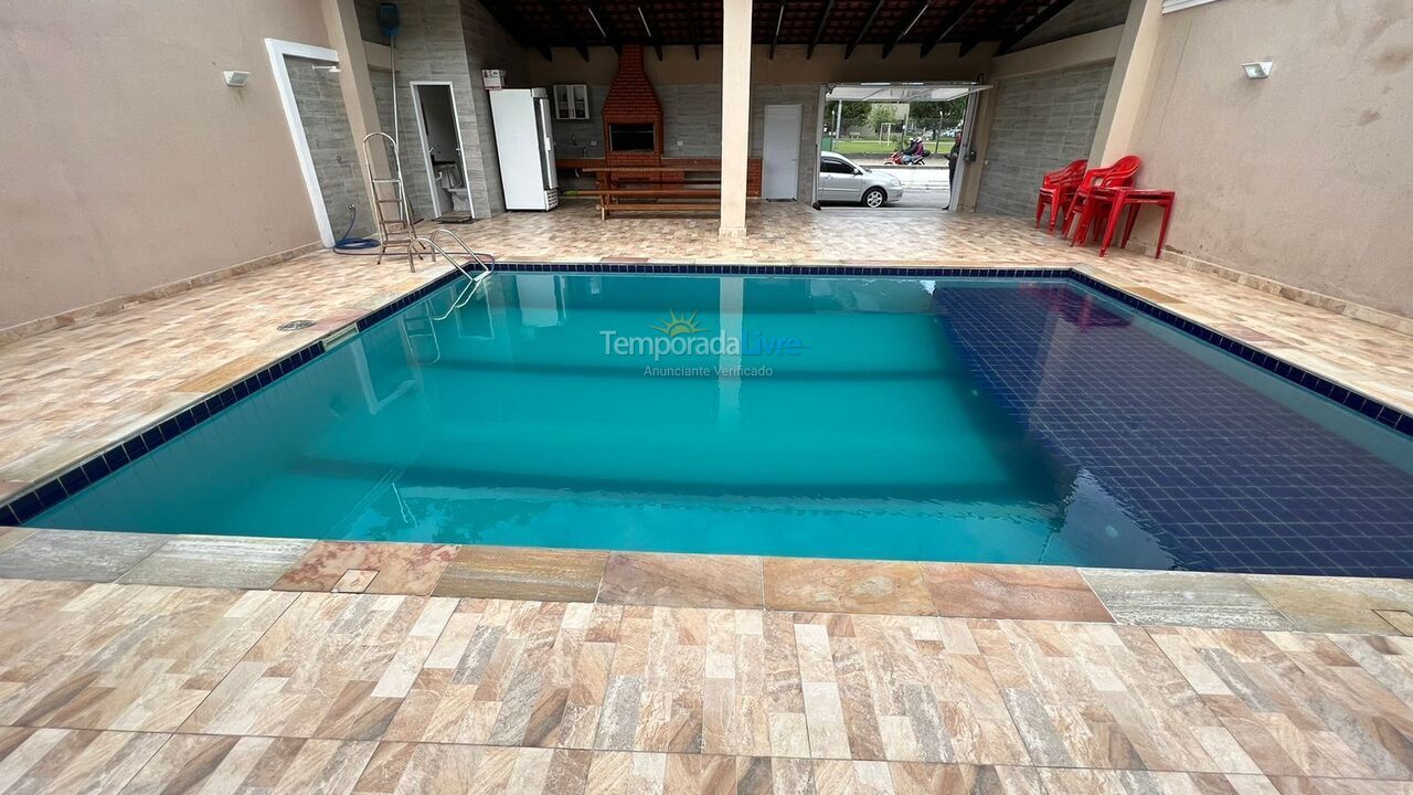 Casa para aluguel de temporada em Guarujá (Jardim Virgínia)