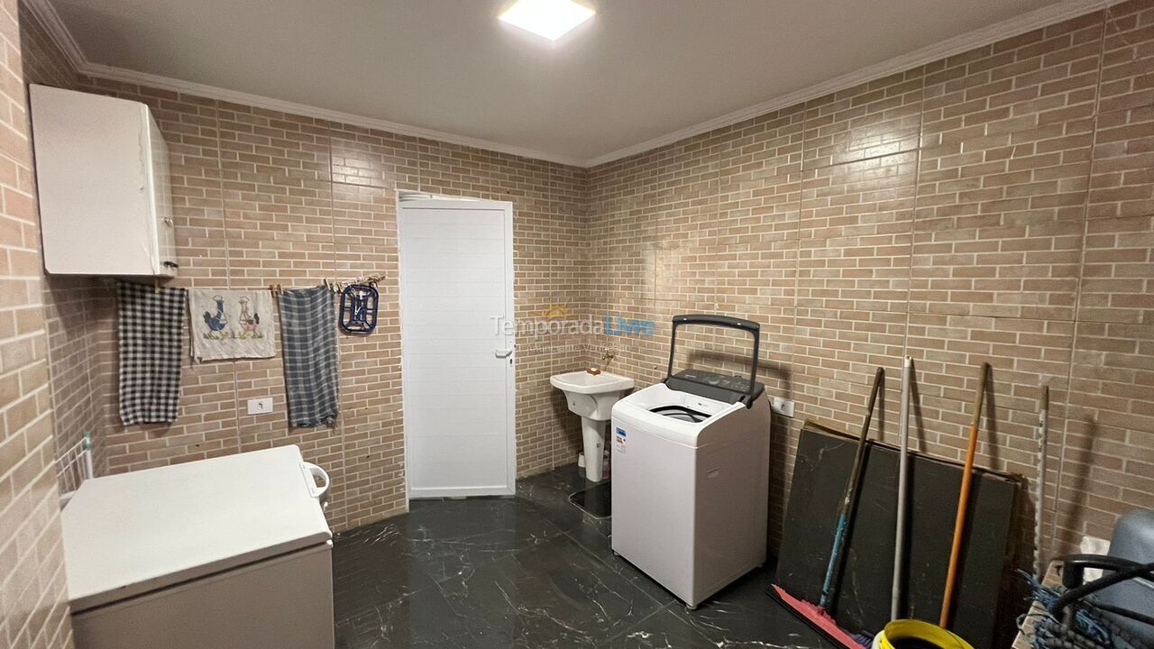 Casa para aluguel de temporada em Guarujá (Jardim Virgínia)