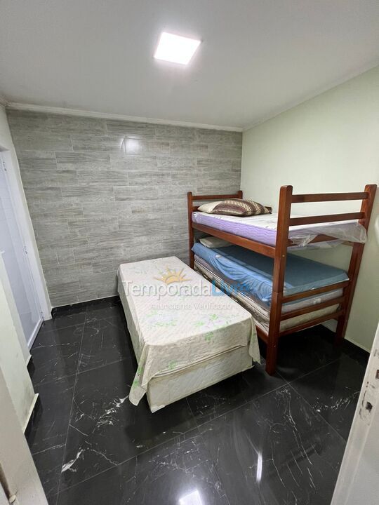 Casa para aluguel de temporada em Guarujá (Jardim Virgínia)