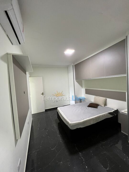 Casa para aluguel de temporada em Guarujá (Jardim Virgínia)