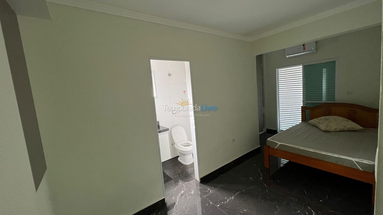 Casa para aluguel de temporada em Guarujá (Jardim Virgínia)