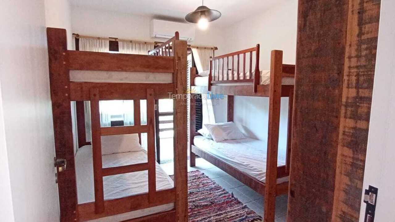 Casa para aluguel de temporada em São Sebastião (Praia da Baleia)