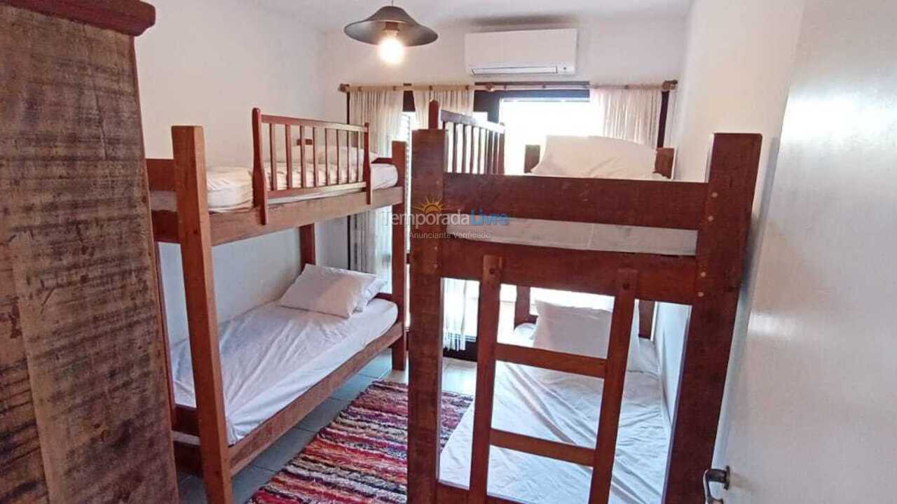 Casa para aluguel de temporada em São Sebastião (Praia da Baleia)