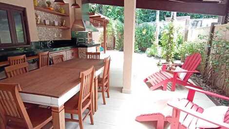 Casa em condomínio na praia da Baleia TEMPORADA