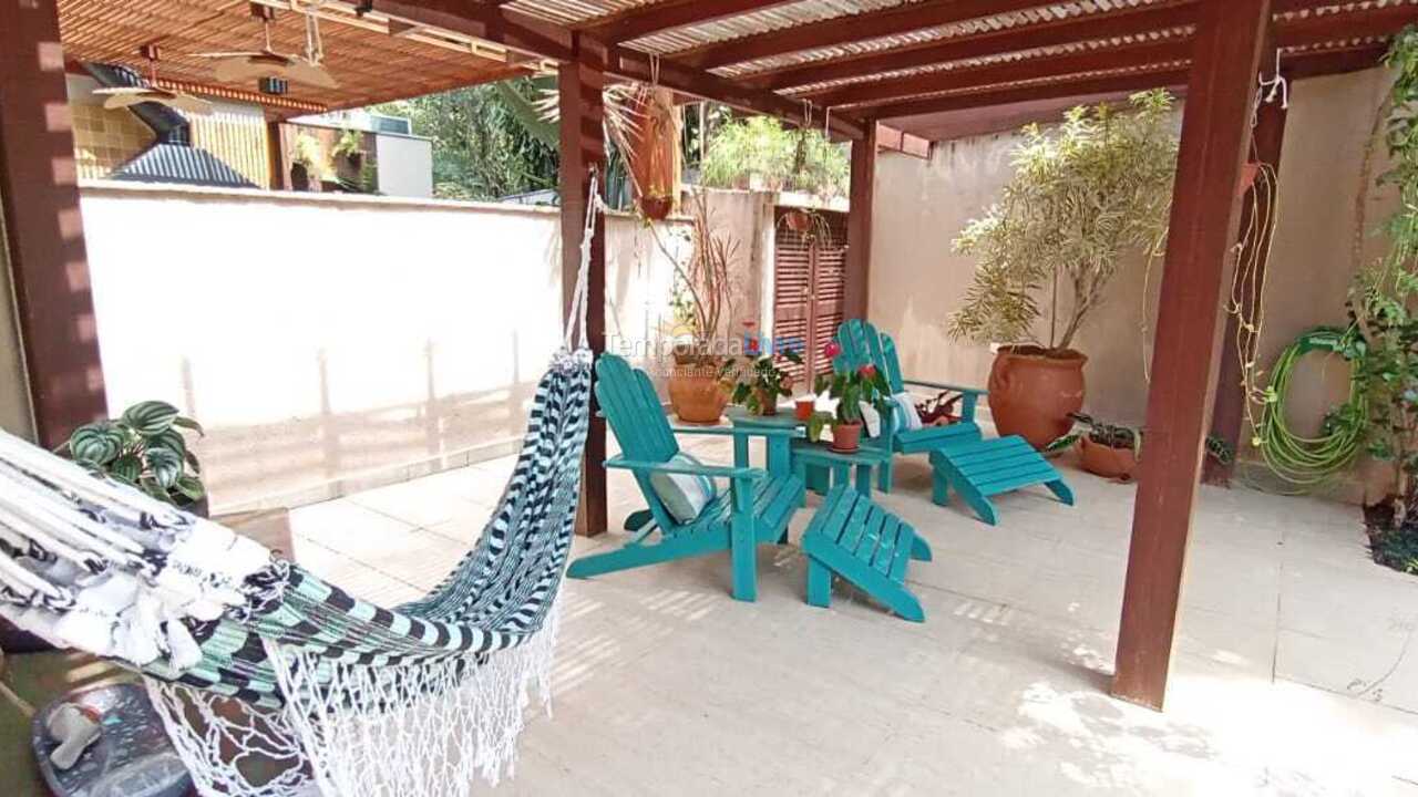 Casa para aluguel de temporada em São Sebastião (Praia da Baleia)