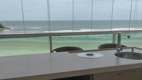 Front apartment in Riviera de São Lourenço