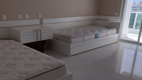Front apartment in Riviera de São Lourenço