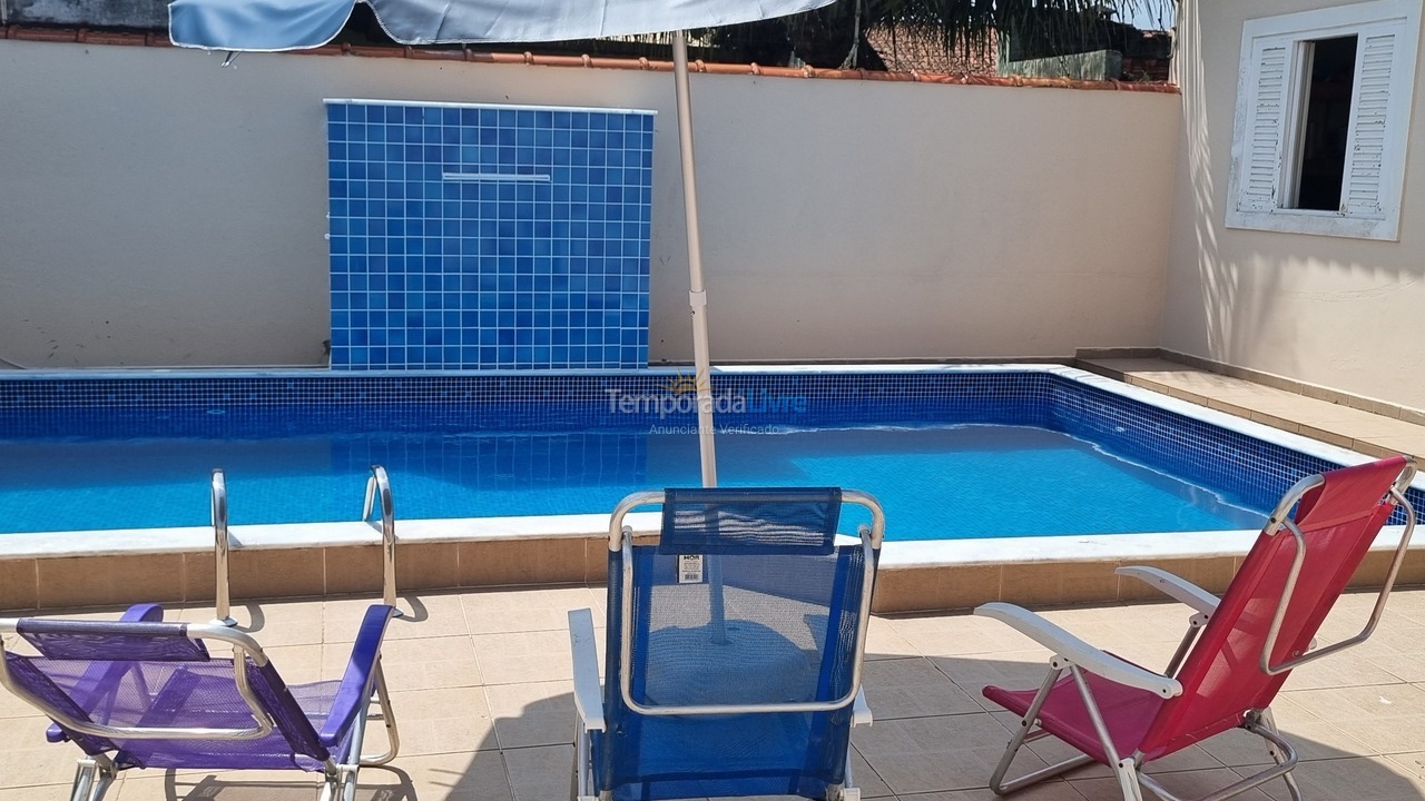 Casa para aluguel de temporada em Peruíbe (Belmira Novaes Ruinas)