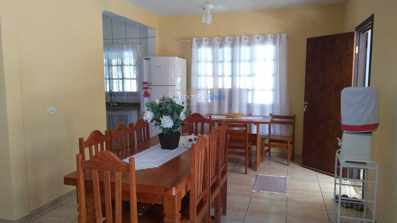 Casa para alquiler de vacaciones em São Sebastião (Praia da Boracéia)