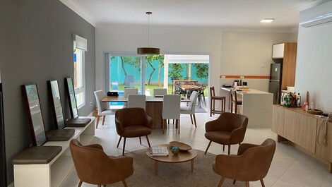 Vista frontal da entrada