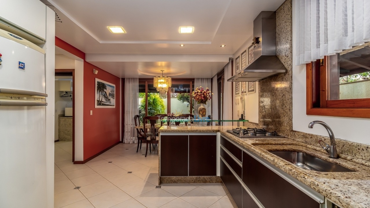 Casa para aluguel de temporada em Florianopolis (Jurerê Internacional)